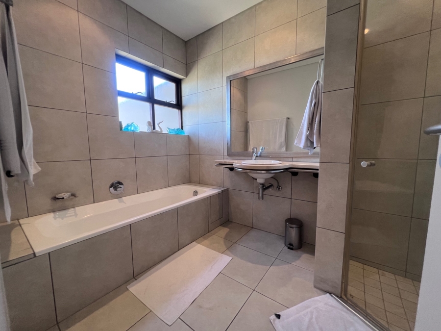 2 Bedroom Property for Sale in Oubaai Western Cape